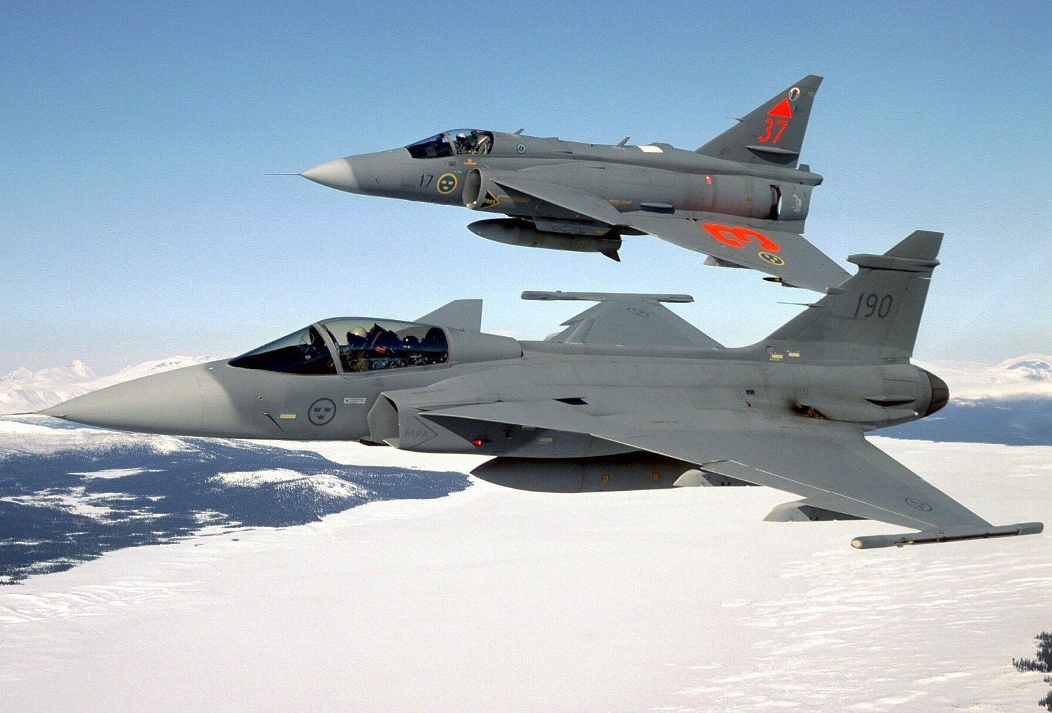 StreitGripen-Viggen2Bis