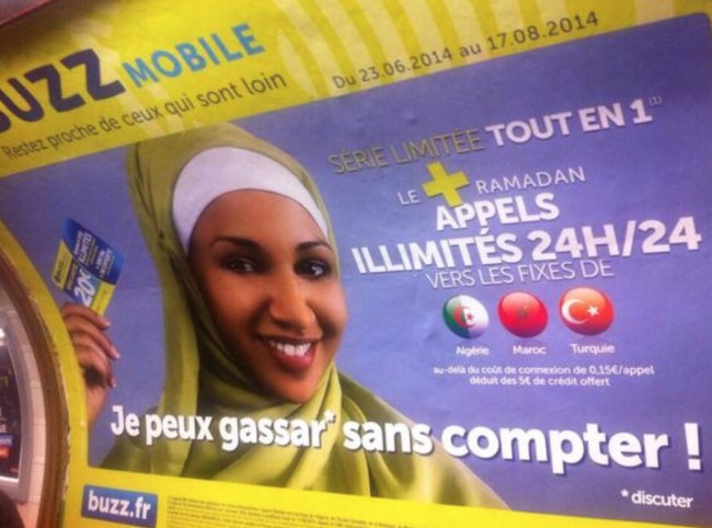 Avec le foulard islamique mais "laïc"