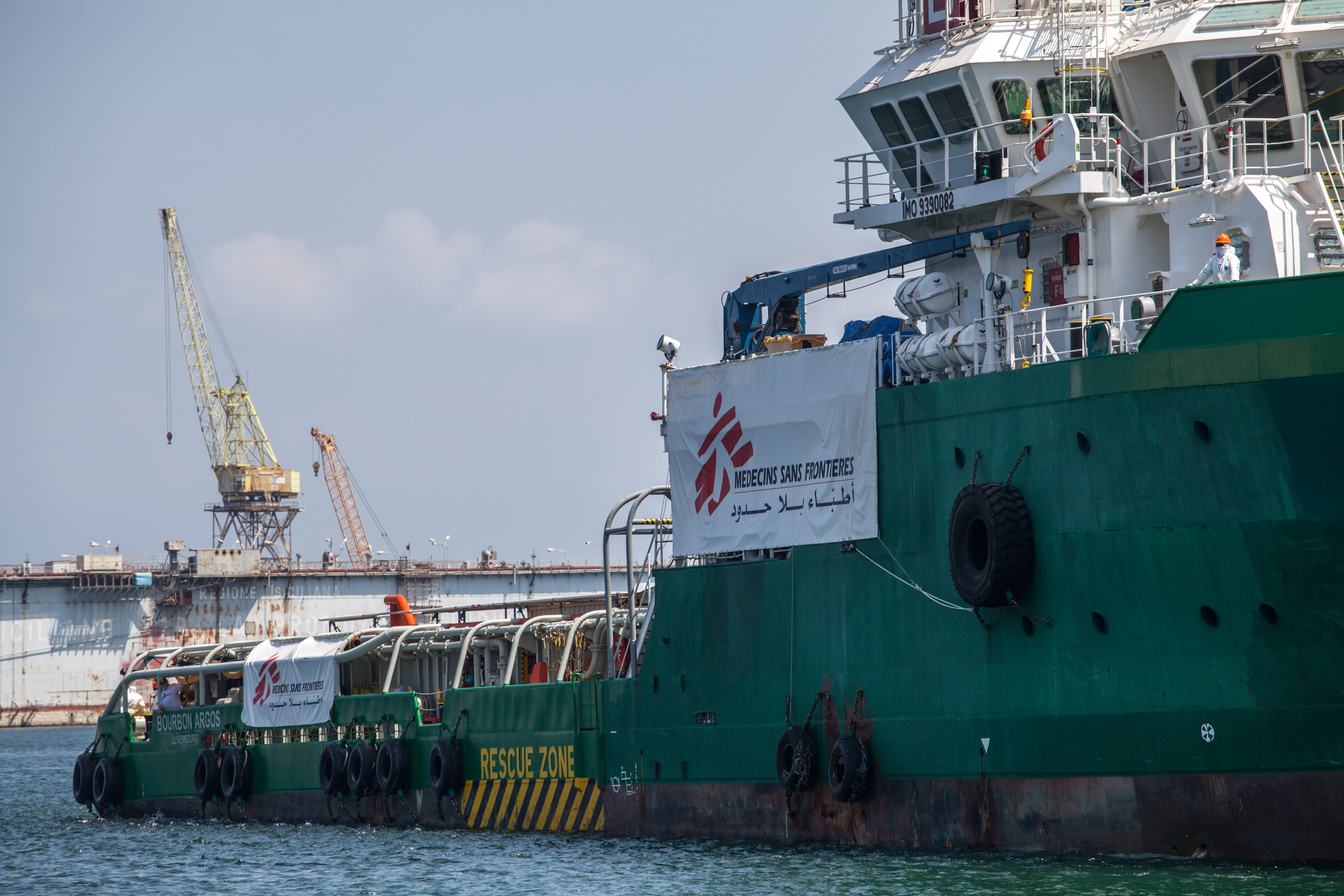 Italy: MSF ship brings 529 asylum seekers to Palermo